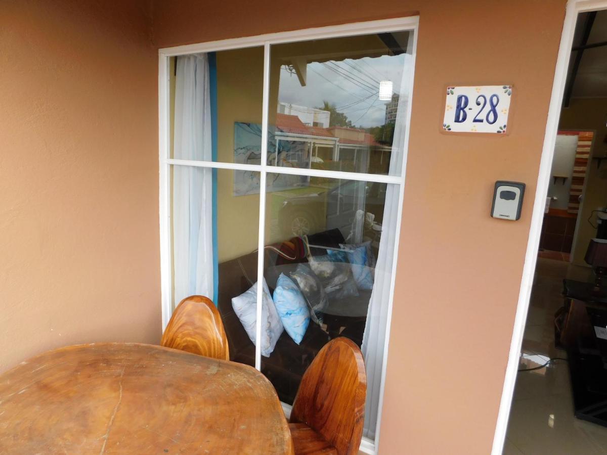 Condo Villa B27 Sleeps Five People - B28 Sleeps Six People - Price Includes Housekeeping Fees Not Taxes - Very Close To The Pool And Beach! Jacó Zewnętrze zdjęcie