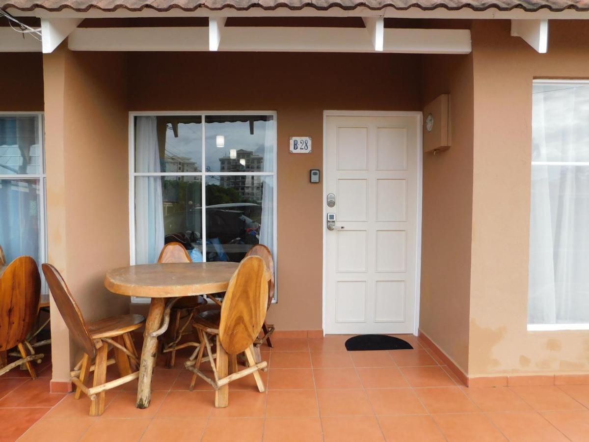 Condo Villa B27 Sleeps Five People - B28 Sleeps Six People - Price Includes Housekeeping Fees Not Taxes - Very Close To The Pool And Beach! Jacó Zewnętrze zdjęcie
